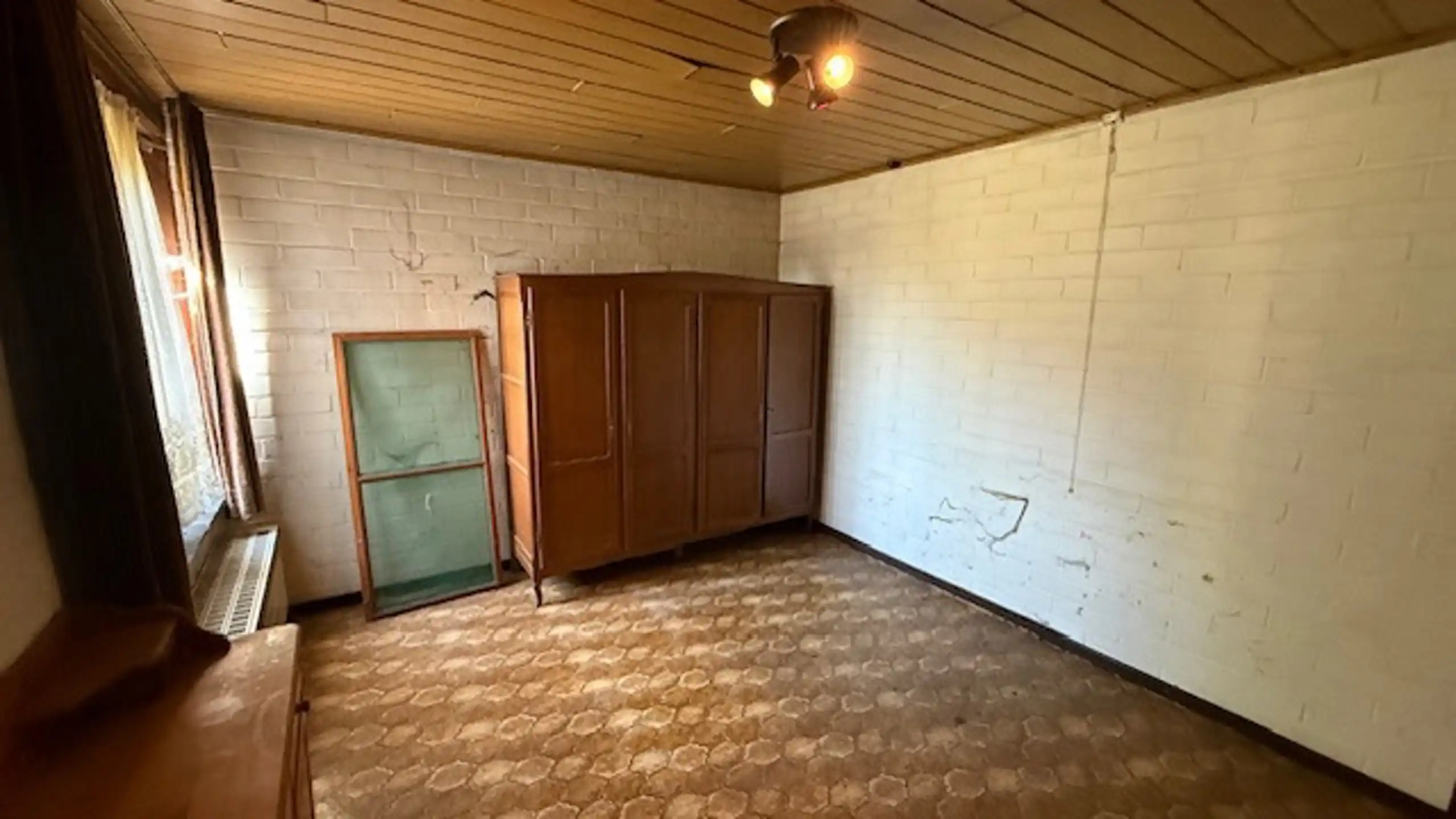 Te renoveren woning in een rustige en groene omgeving foto 5