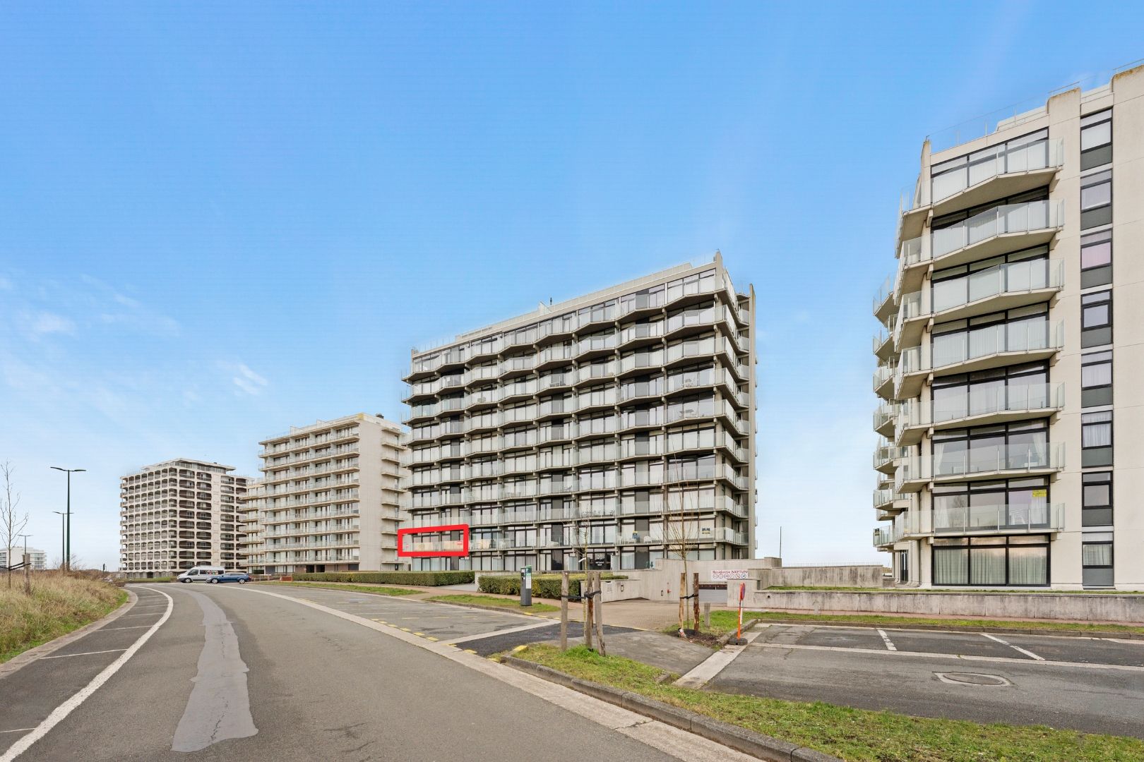 Appartement te koop foto {{pictureIndex}}