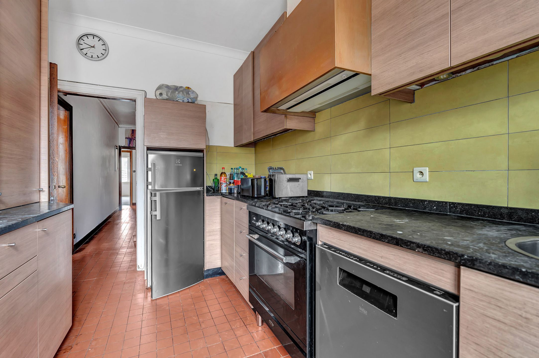 Te renoveren woning met opslagruimte/handelspand van 290 m² foto 13