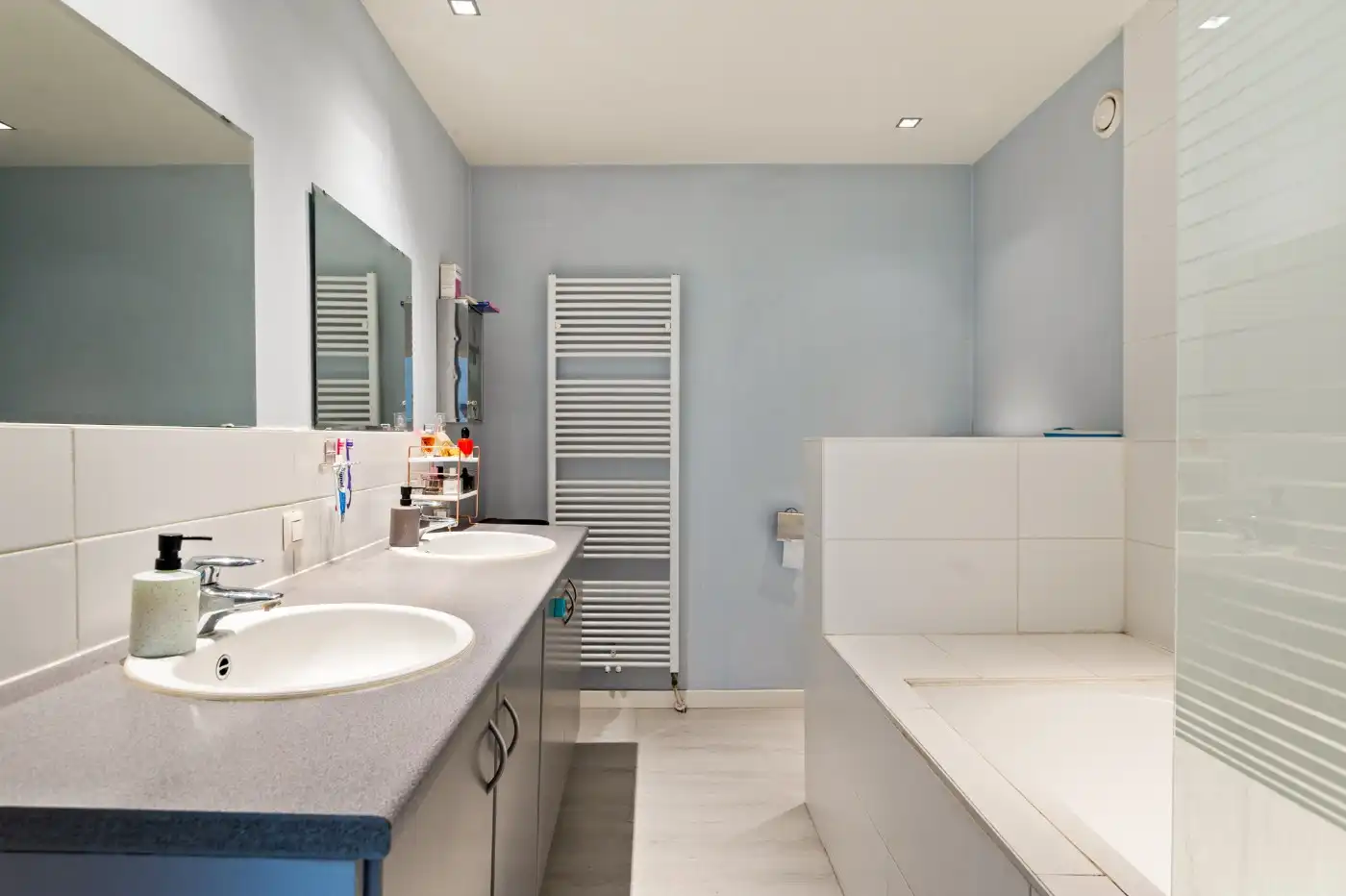 Instapklaar duplex-app. met 2 slpk. en groot dakterras foto 14