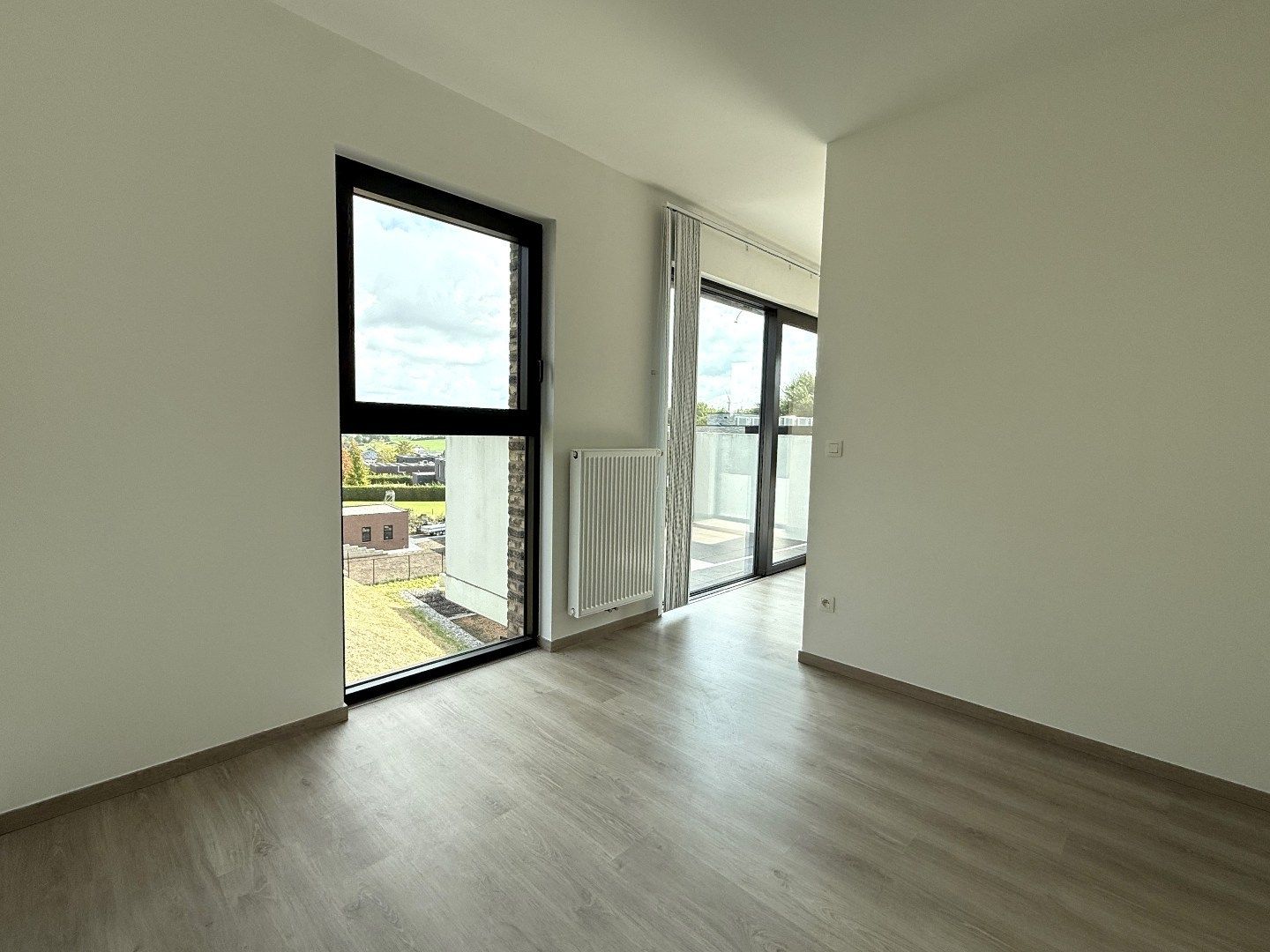 Modern appartement met ruim terras, rustige ligging in randstad Tongeren foto 10