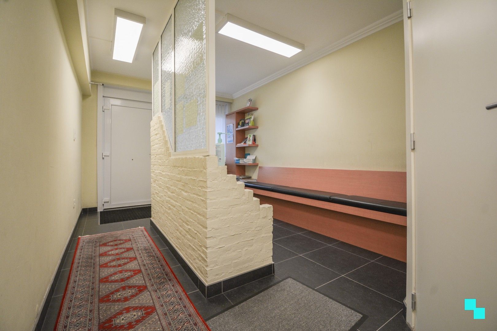 Verrassend ruime HOB met praktijk te Sint-Henricus foto 11