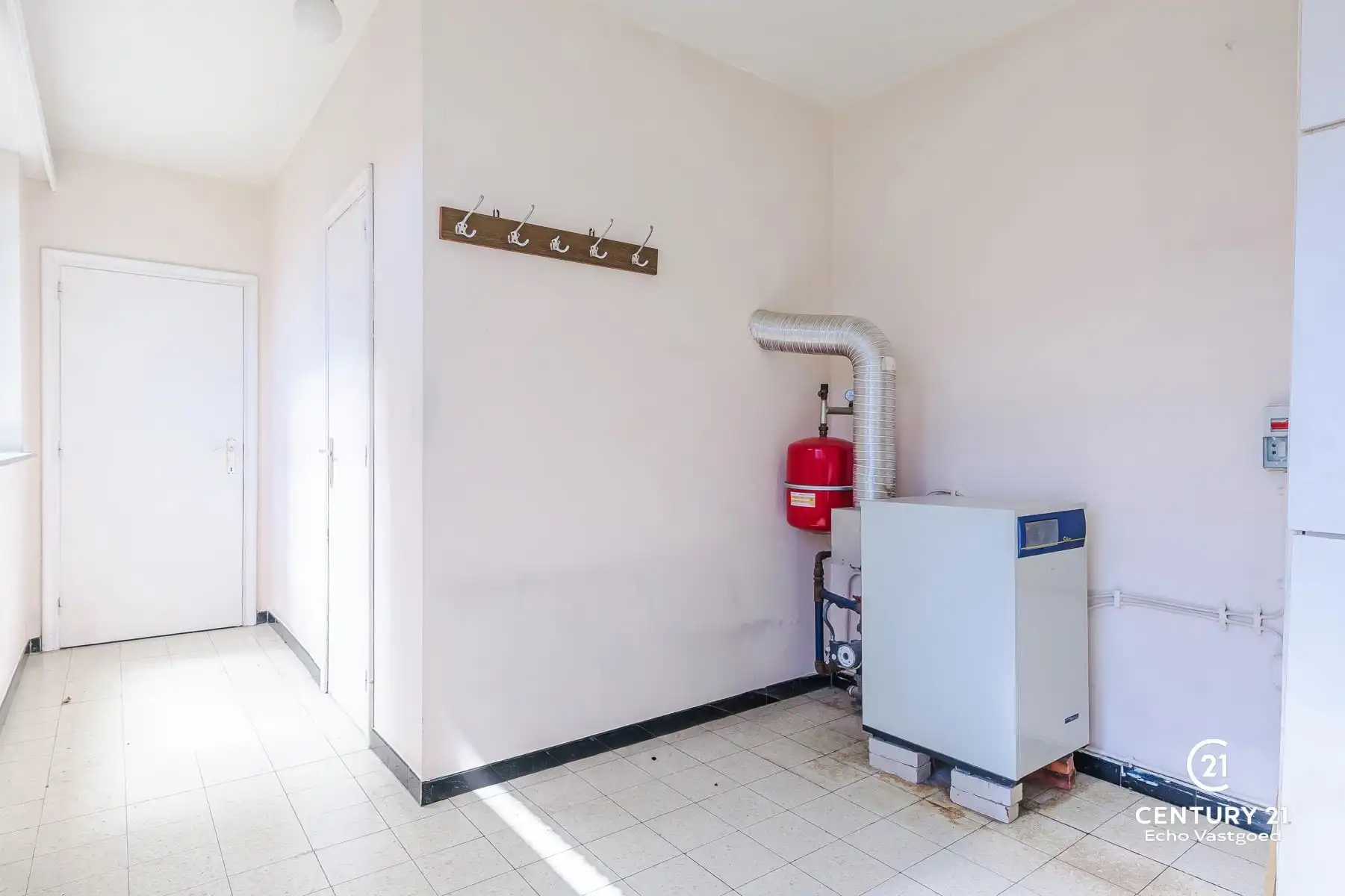 Karaktervolle te renoveren halfopen bebouwing op toplocatie foto 13