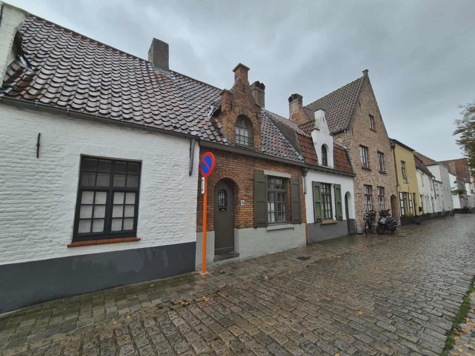 Instapklare woning op een goede locatie nabij centrum Brugge foto 12