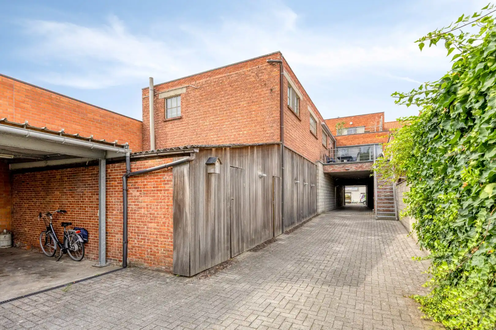 Unieke opbrengsteigendom met commercieel gedeelte en 2 ruime appartementen !  foto 37