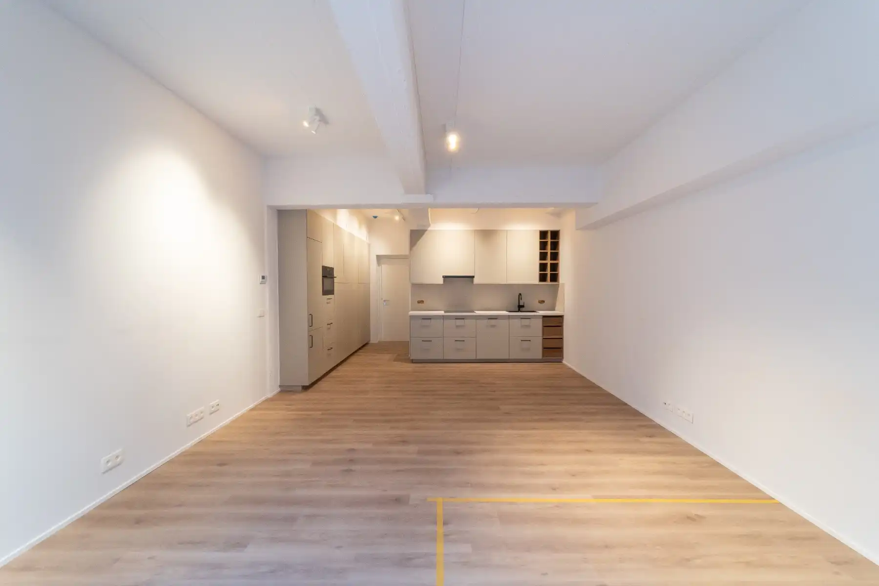 Mooi gerenoveerde studio met buitenruimte foto 2