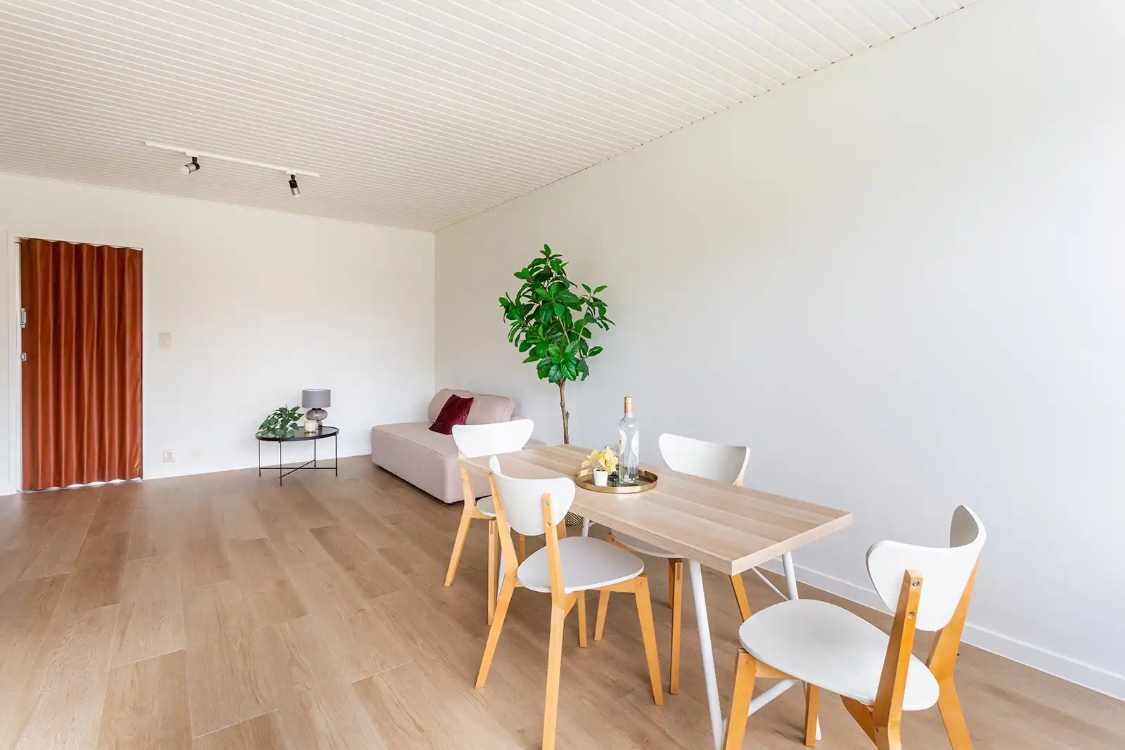 Appartement met 2 slpk., garage en rustgevend groen uitzicht foto 16