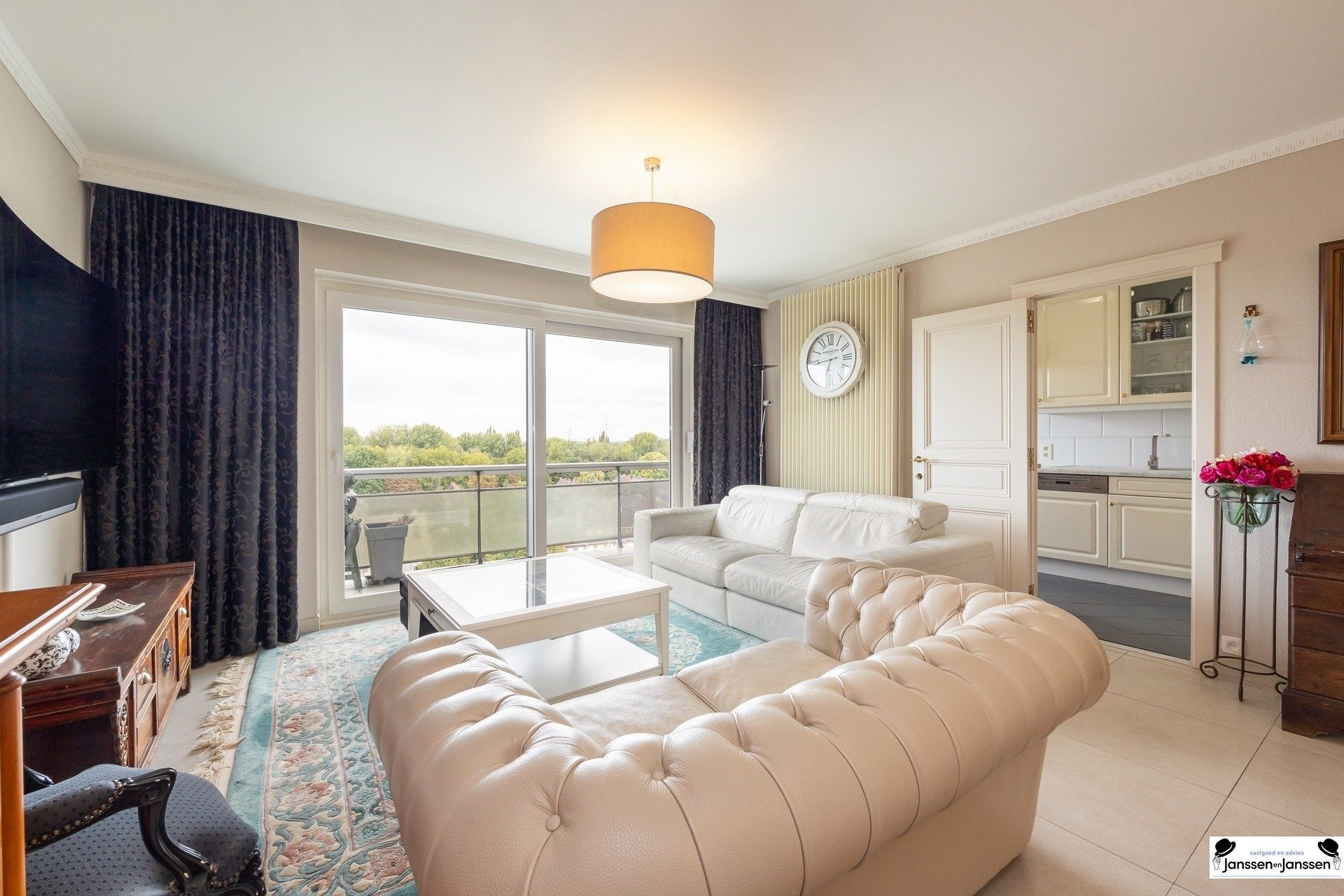 Uniek appartement met prachtig dakterras en panoramisch uitzicht foto 6