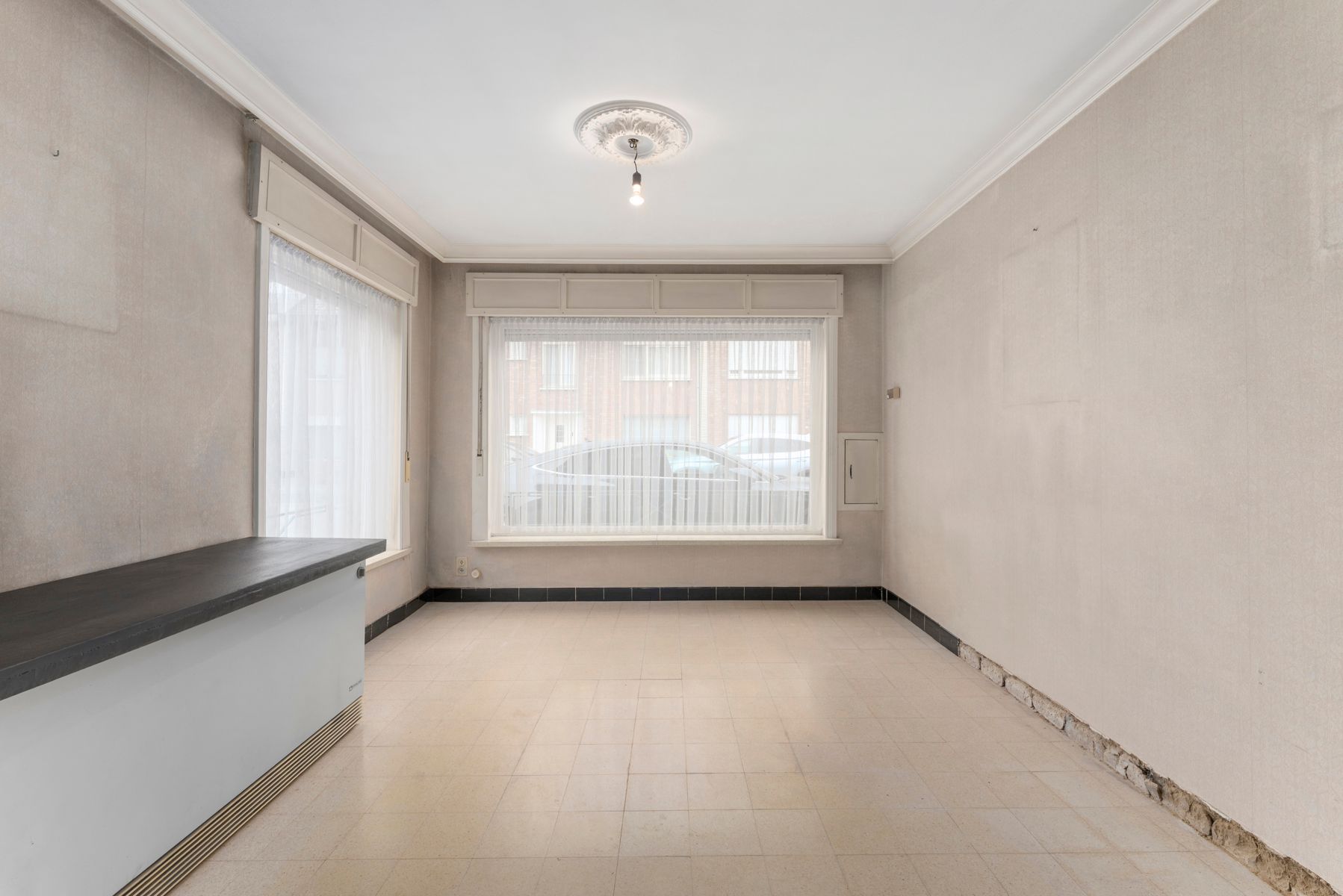 Karaktervolle woning met veel potentieel! foto 4