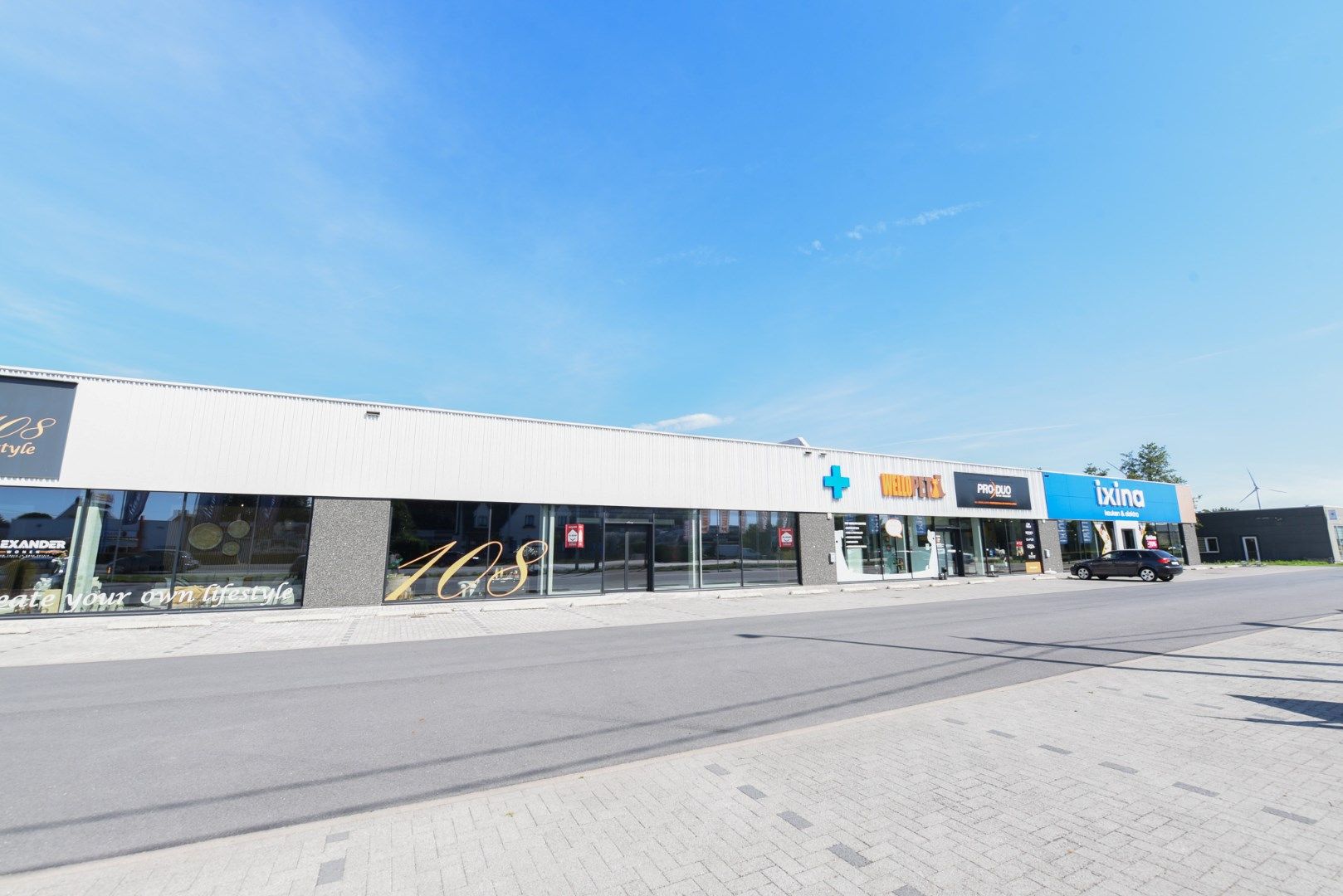 TE HUUR – Nieuwbouw commerciële unit (473 m²) in modern retailcomplex foto 11