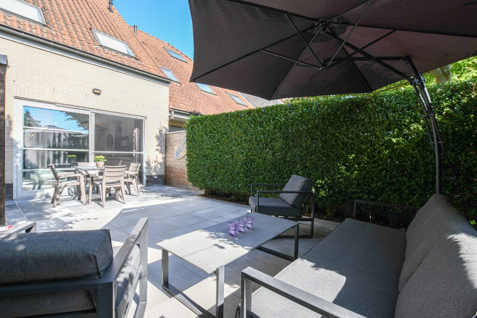 Instapklare gezinswoning met 4 slaapkamers en tuin in De Haan foto 11