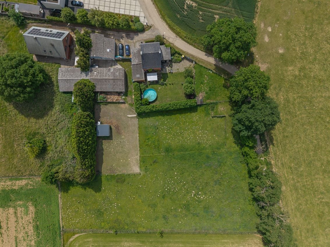 Idyllisch gelegen,+ 50 are, met stallingen foto 33