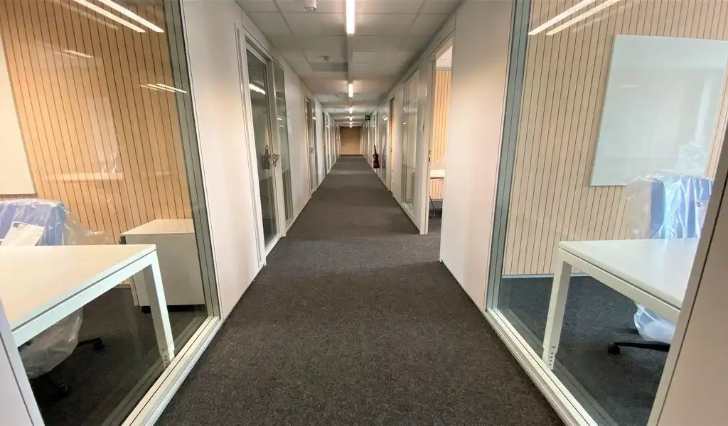 Volledig vernieuwde kantoren te huur op toplocatie in Zwijnaarde foto 11