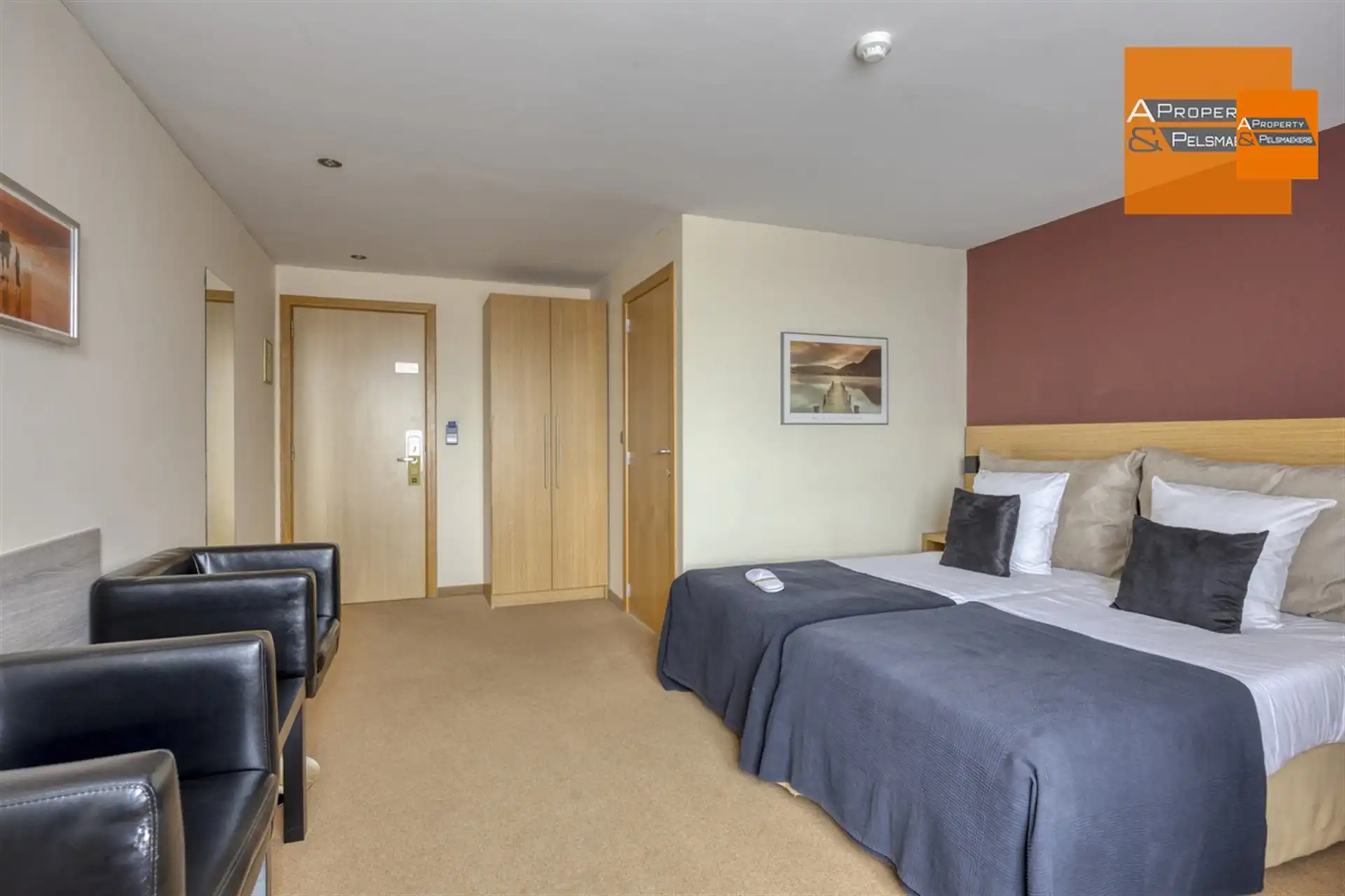 Hotel met 24 kamers foto 17