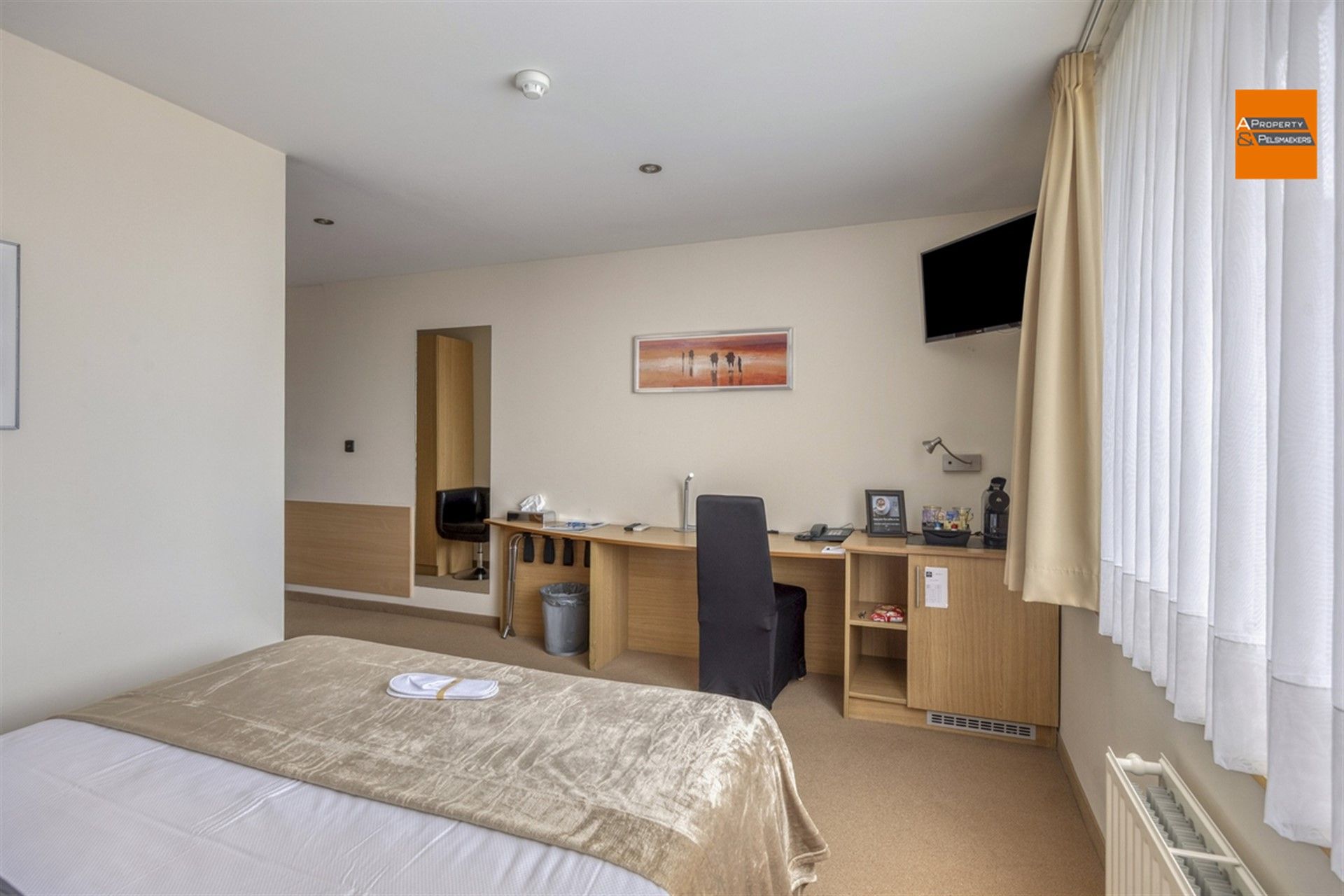 Hotel met 24 kamers foto 17