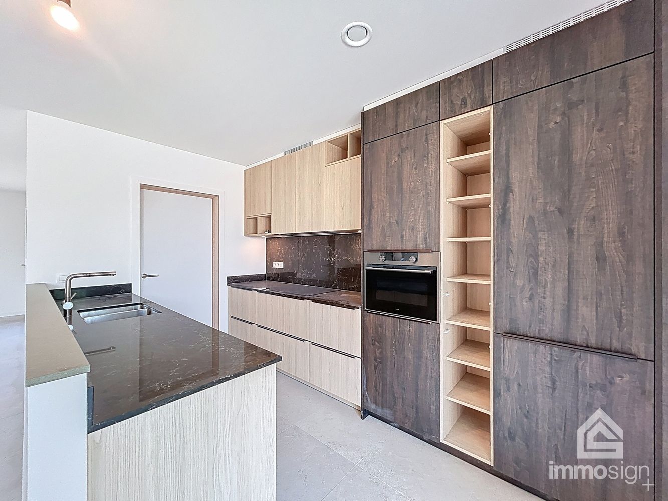 Instapklaar nieuwbouw appartement met 3 slaapkamers, 2 parkeerplaatsen, terras en kelderberging te Kinrooi foto 5