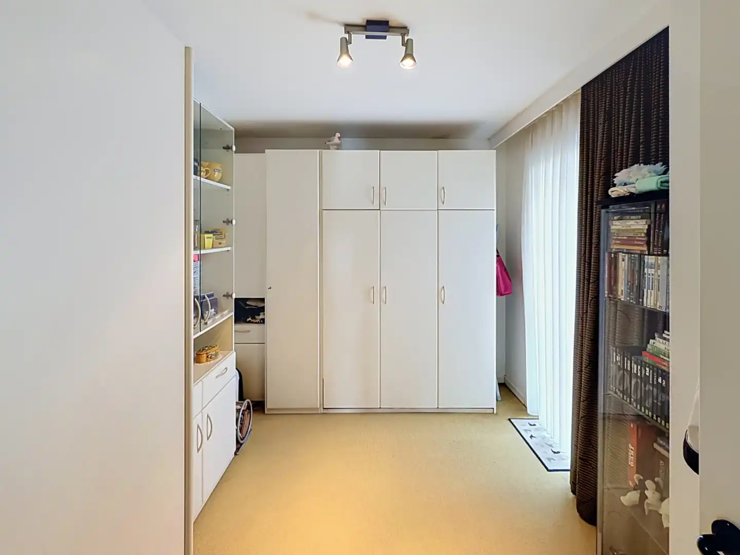 Appartement met twee slaapkamers op toplocatie bij de schildpad van Nieuwpoort foto 11