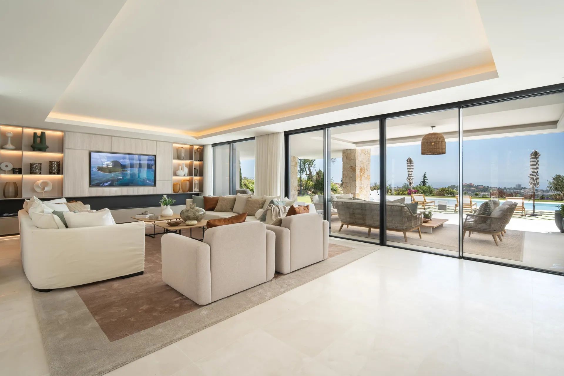 Ongekende luxe in Marbella: exclusieve nieuwbouw villa met panoramisch zicht en 5-sterren faciliteiten foto 15