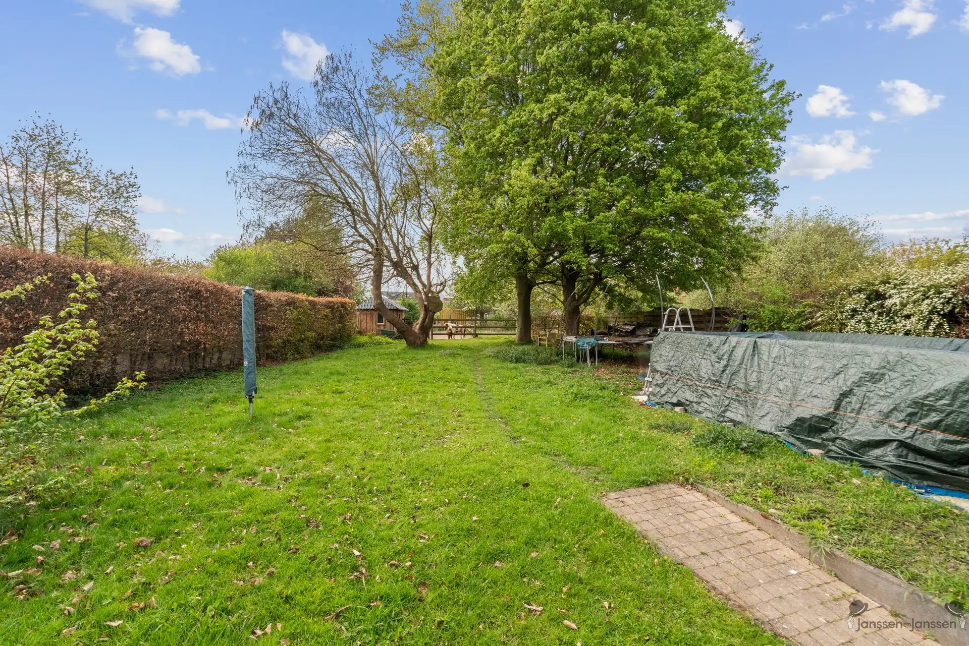 Karaktervolle, volledig gerenoveerde woning met ruime tuin en uitzicht op paardenweide foto 19