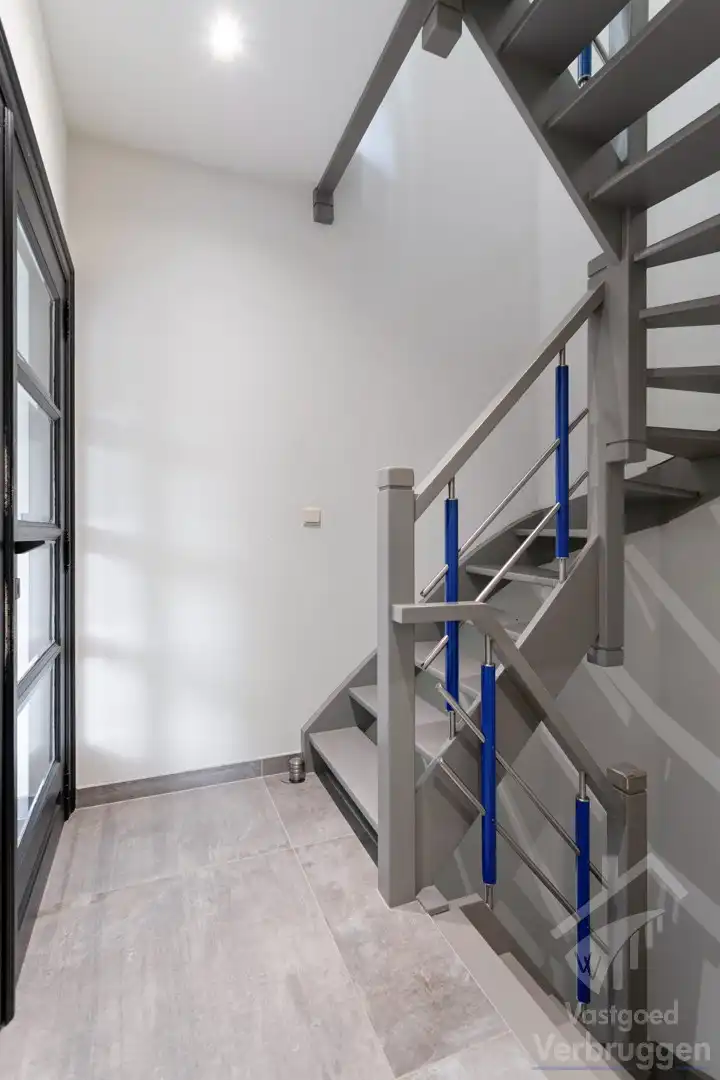 Instapklare moderne woning met 3 slaapkamers, bureau en dubbele garage foto 14
