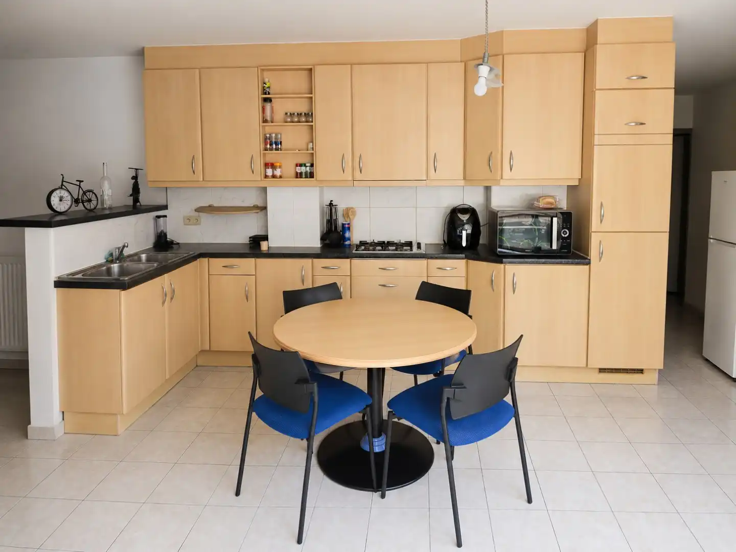 Centraal gelegen éénslaapkamerappartement nabij de grote markt te Nieuwpoort-Stad foto 5