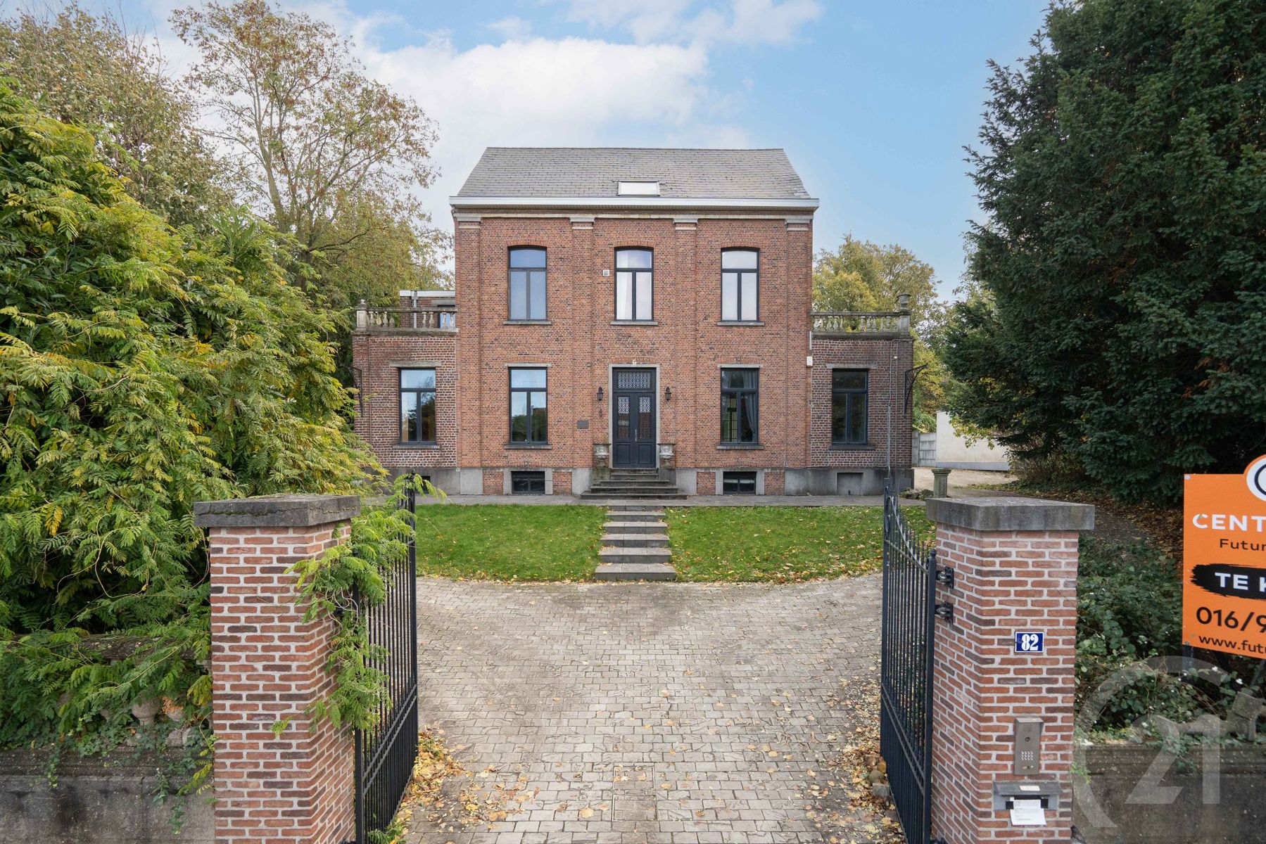 Hoofdfoto van de publicatie: Elegante herenwoning met 6–7 slaapkamers