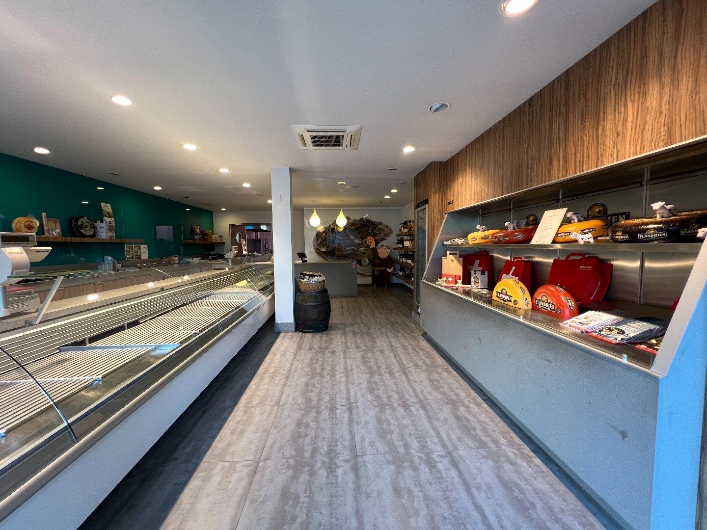 Handelsruimte (97m²) nabij de Grote Markt van Ieper foto 5