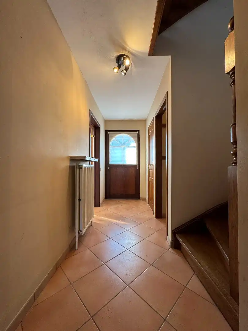 Een ruime 3-gevelwoning met tuin en garage foto 8