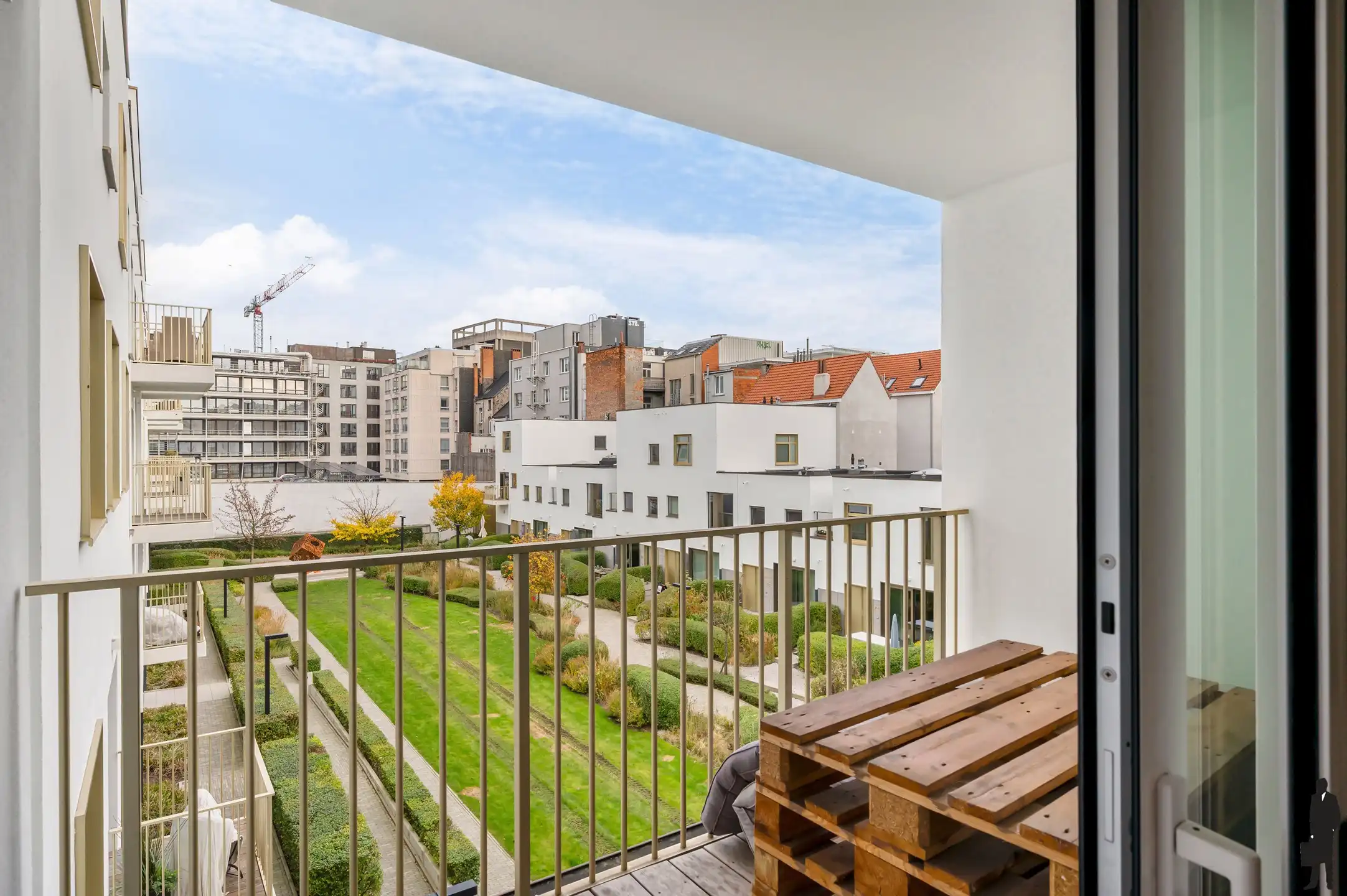 Licht 2-slpk appartement met 2 terrassen in Residentie Leopold foto 11