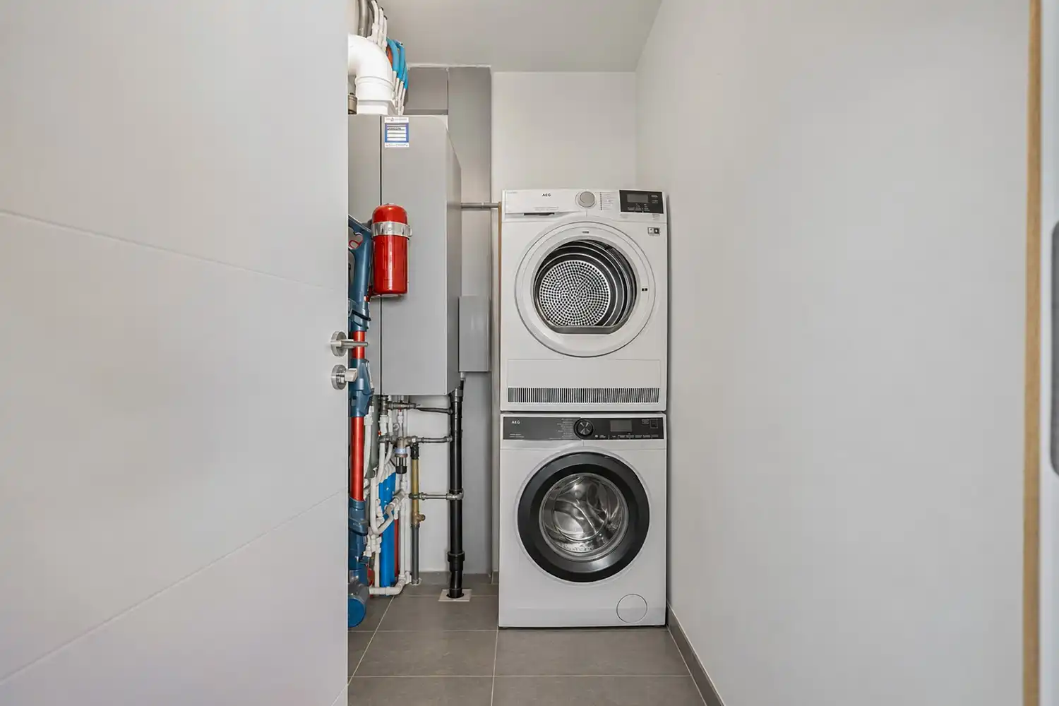 Recent ruim duplex appartement met 2 slpkrs en terras te Schriek foto 7