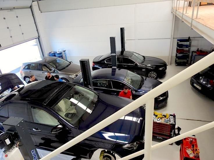 Instapklare KMO-unit (190m²) met tussenverdieping (60m²) en 2 voorbehouden parkeerplaatsen te koop in Middelkerke foto 5