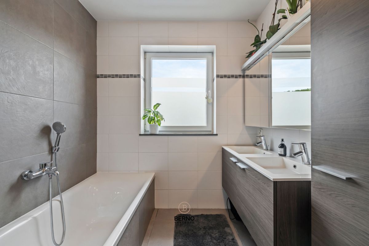 Prachtige, instapklare HOB met 4 slaapkamers. foto 16