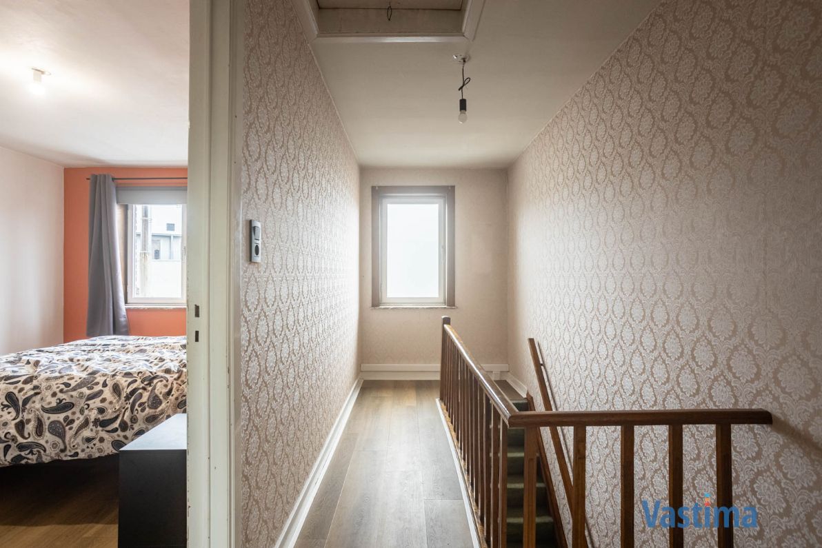 Gerenoveerde gezinswoning met tuin in Erembodegem foto 13