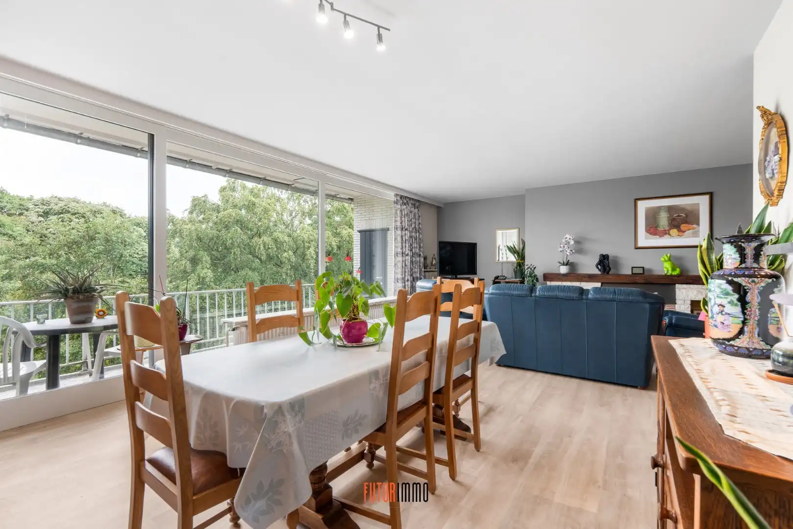 Ruim, lichtrijk & instapklaar appartement te Sint-Michiels foto 7