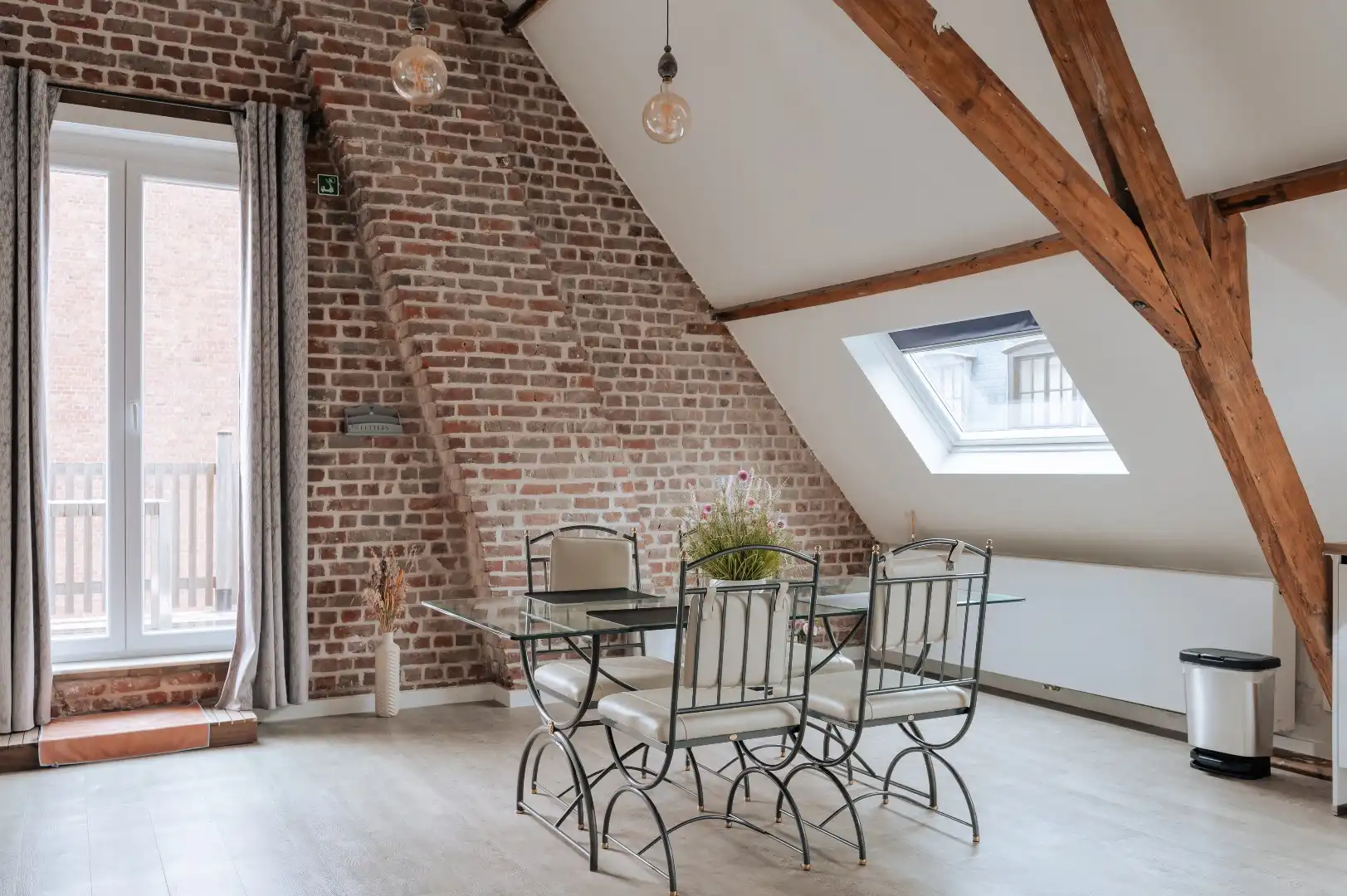 Prachtig duplexappartement in hartje Ieper foto 10
