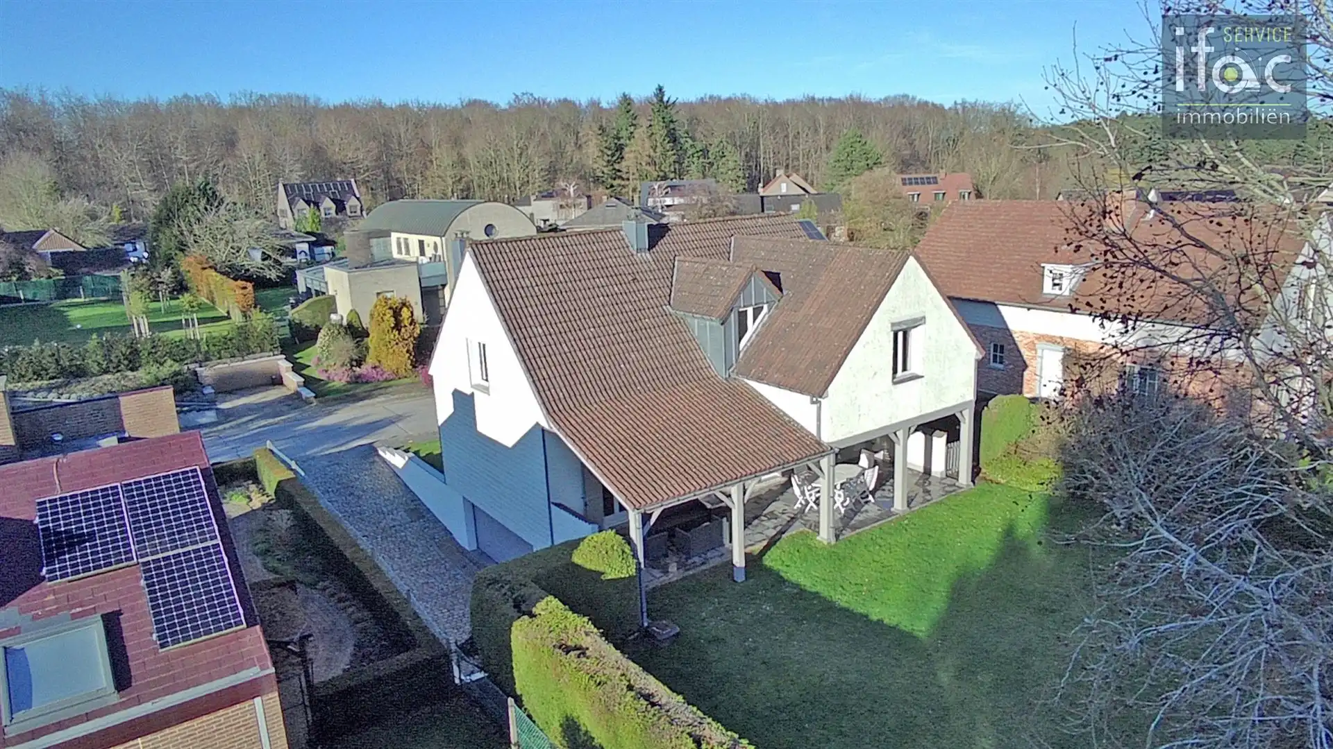 Centraal en rustig gelegen zuid gerichte villa op 11a16ca  foto 3