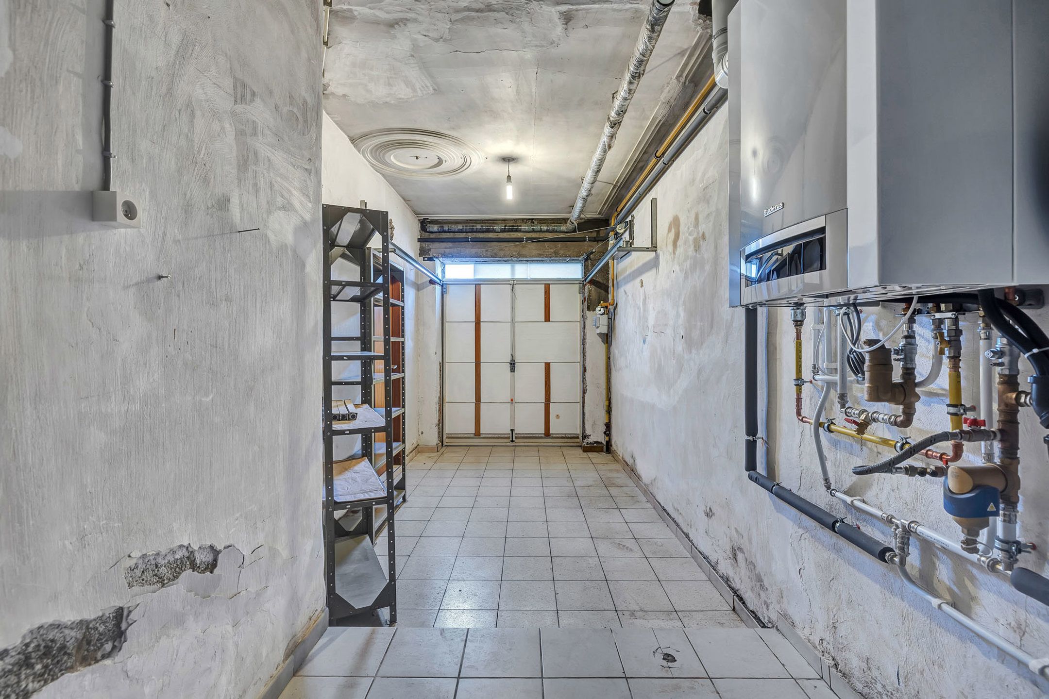 Verder te renoveren woning met garage en tuin te Okegem foto 10