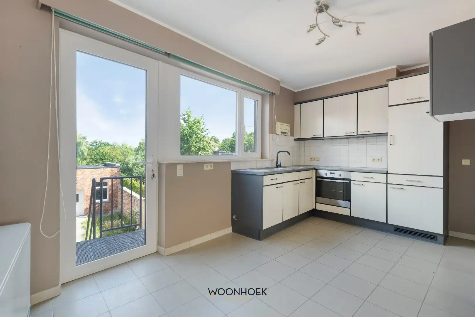 Energiezuinige woning met 4 slaapkamers en grote tuin! foto 5