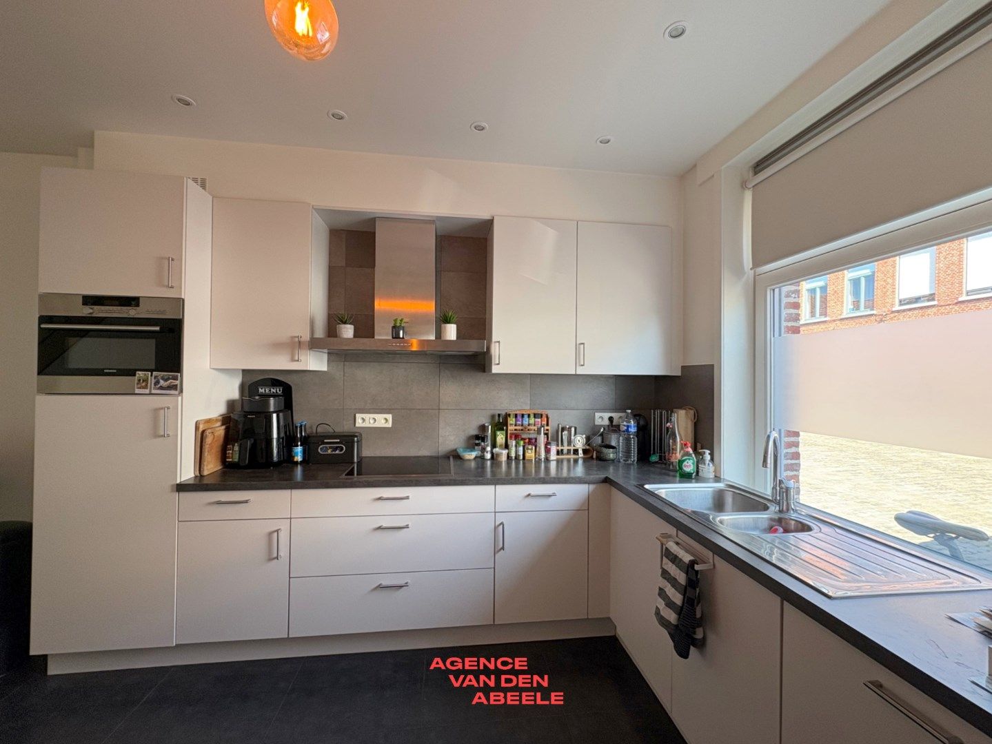 Vernieuwde rijwoning met zonnige terrassen foto 4