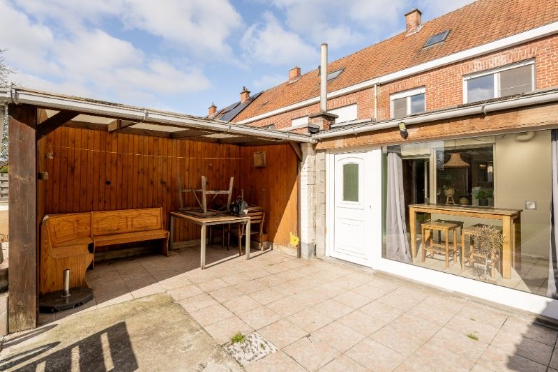 Halfopen woning met 3 slpks en garage foto 15