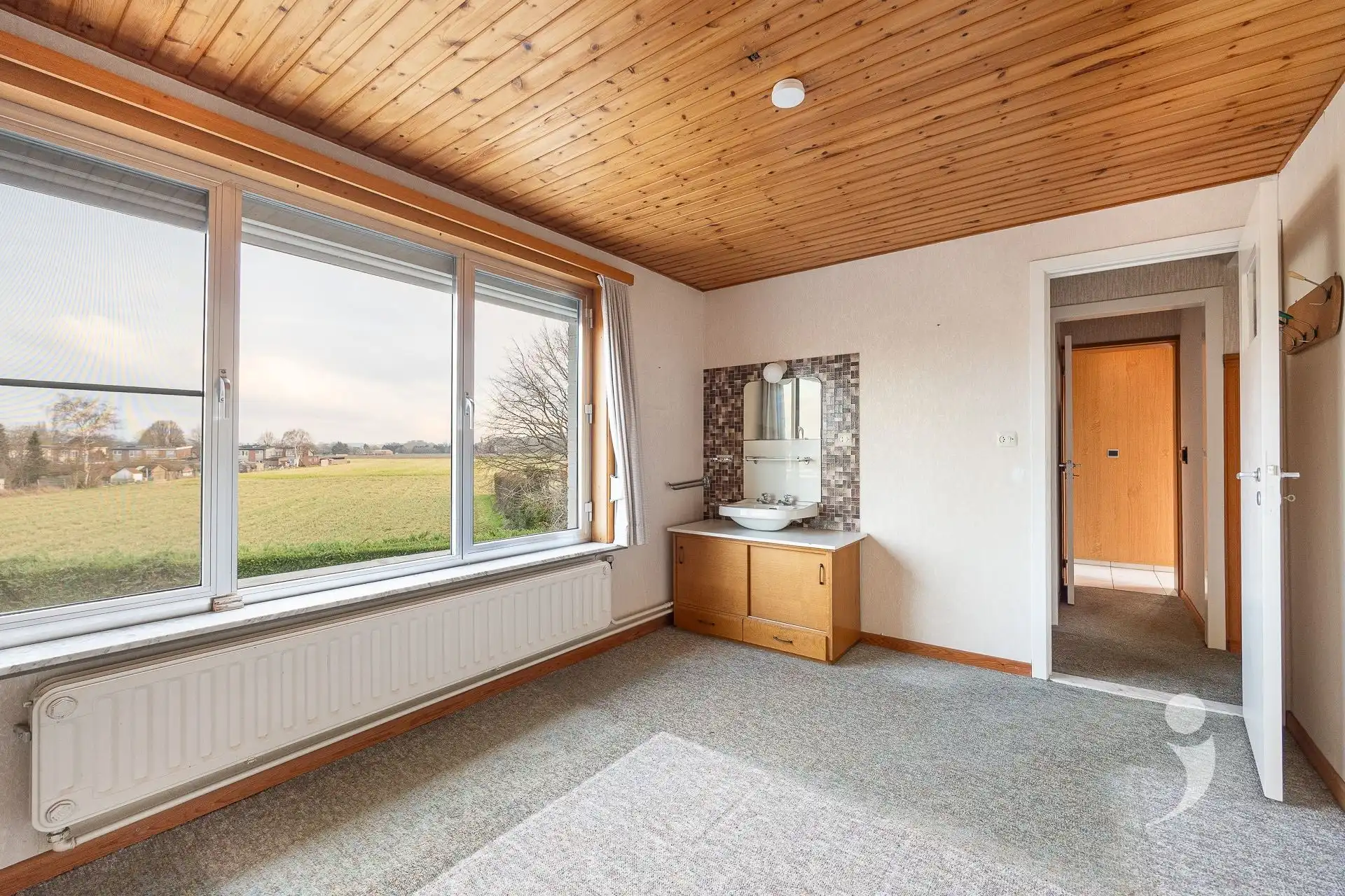 Te renoveren woning met zicht op de velden! foto 16