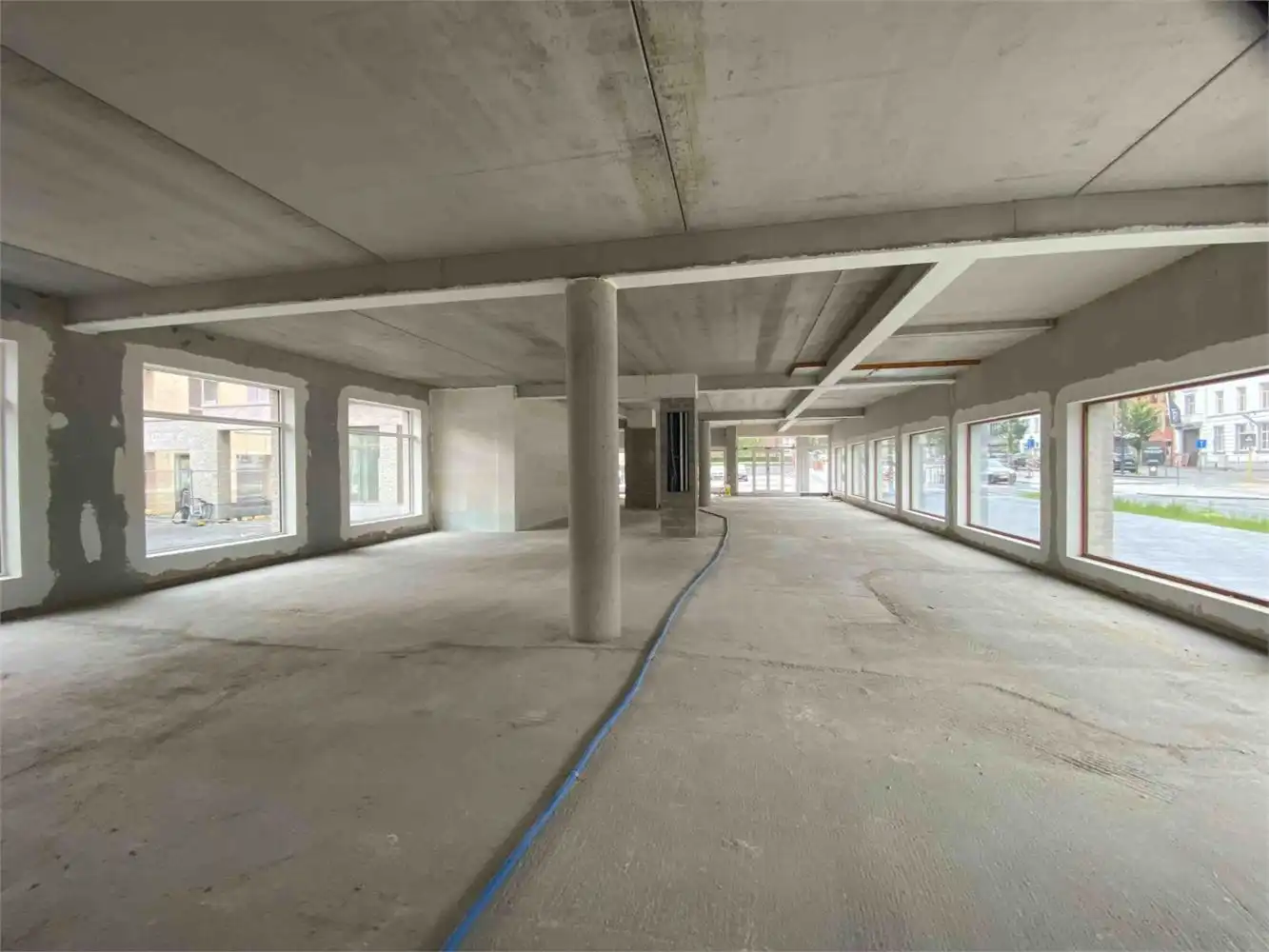 UNIEK COMMERCIEEL GELIJKVLOERS foto 7