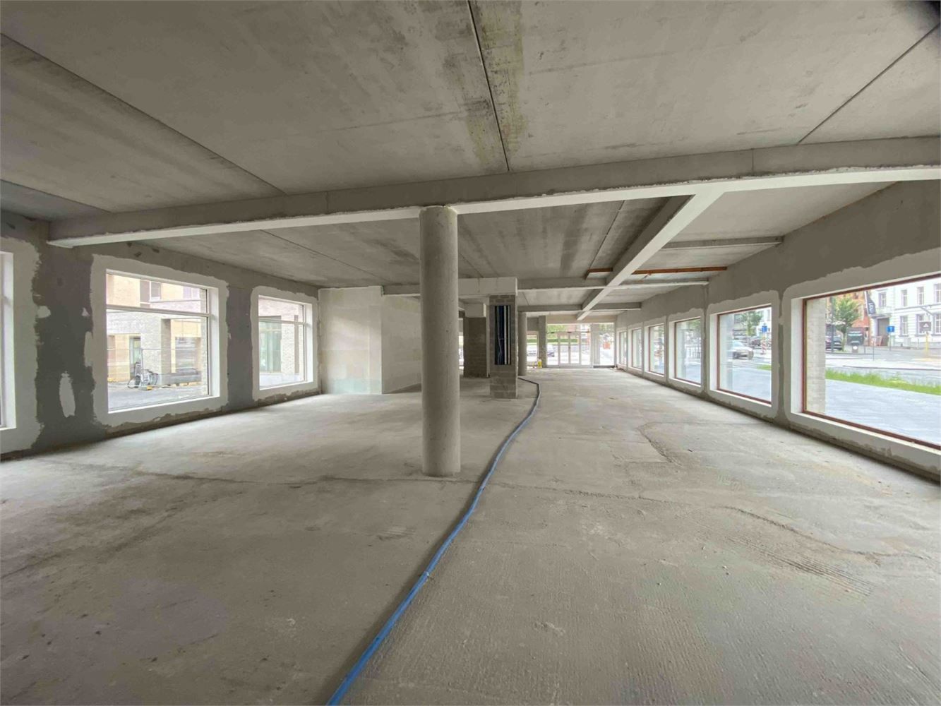 UNIEK COMMERCIEEL GELIJKVLOERS foto 7