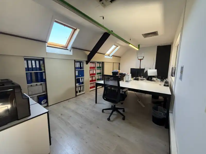 Toplocatie langs de E313: karaktervol kantoor- en opslagcomplex foto 7