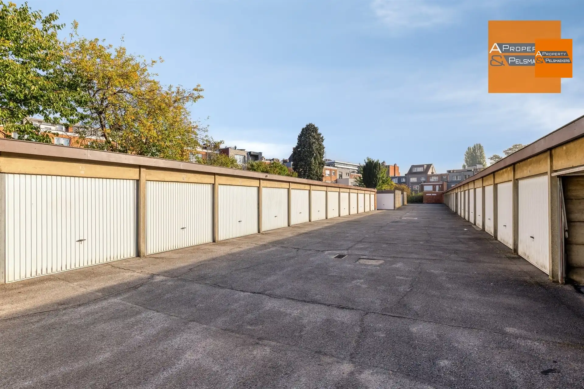  BOD AANVAARD  58  gesloten garageboxen foto 9