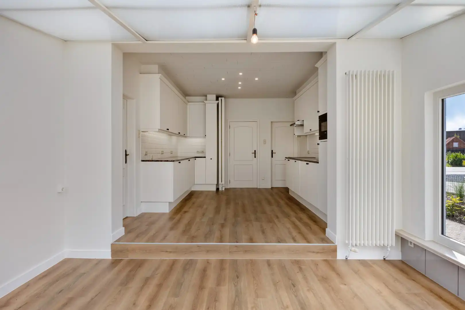 Gerenoveerde woning met 3 slpks, ruime tuin en inpandige garage in Tessenderlo-Ham ! foto 9