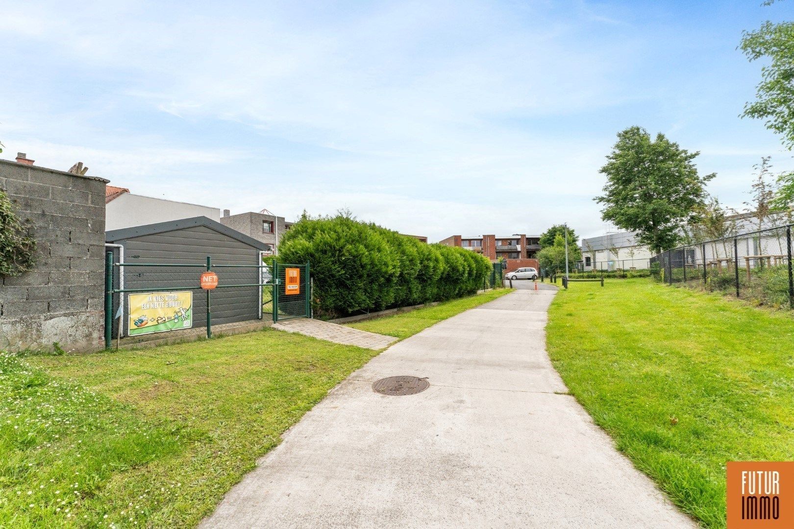 Te renoveren 4-slpk woning met uitweg tot fietspad foto 3