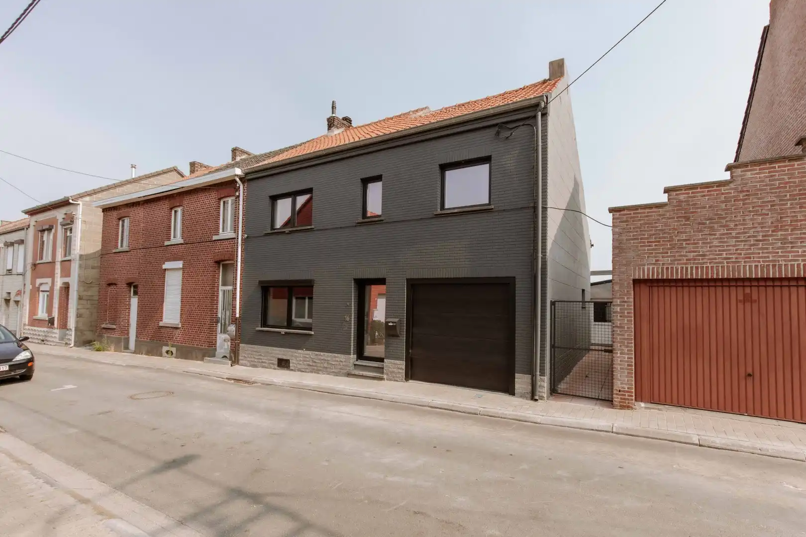 Grote dorpswoning helemaal opgefrist foto 2