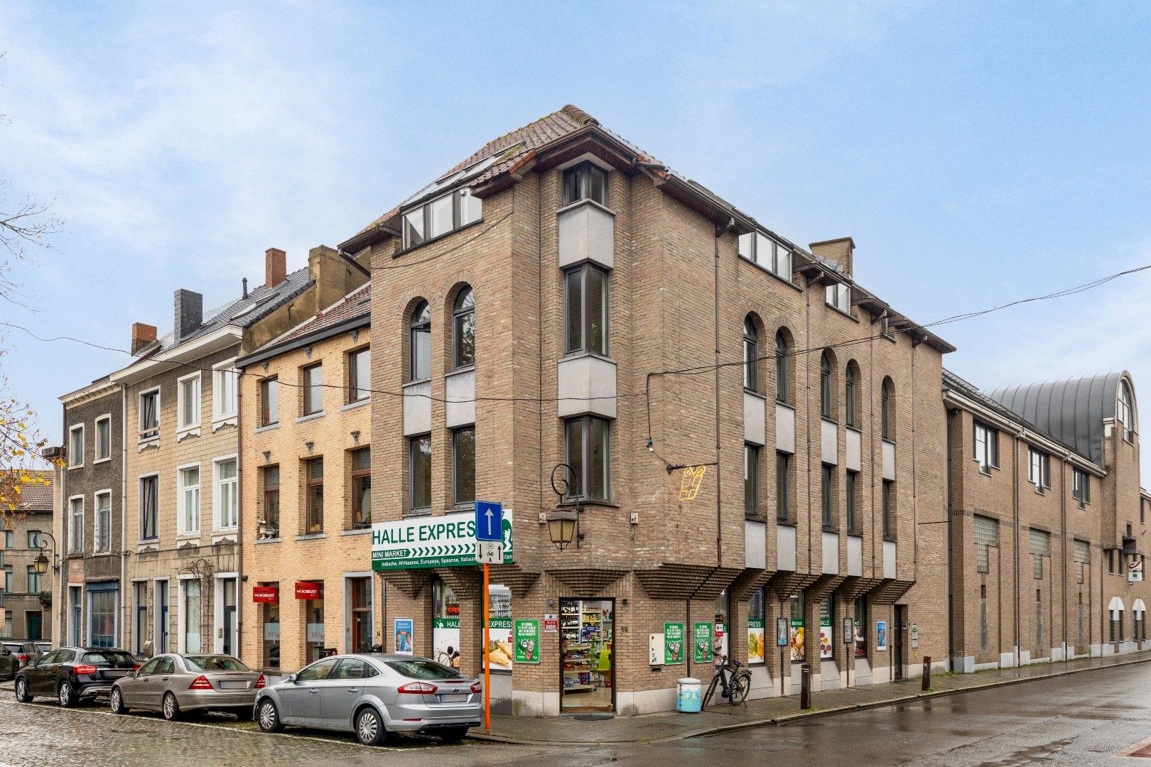 Ruim appartement met 2 slaapkamers en privatieve kelder  foto 1