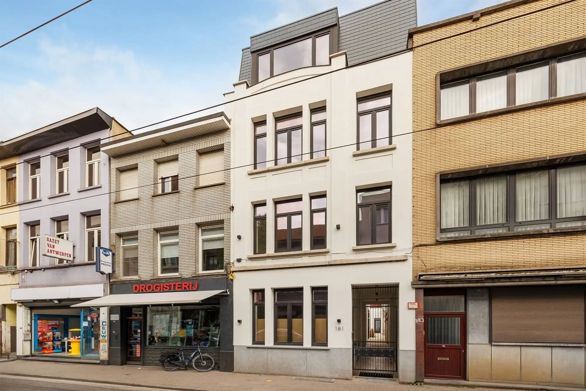 Centraal gelegen casco ruimte met privatieve tuin.  foto 18